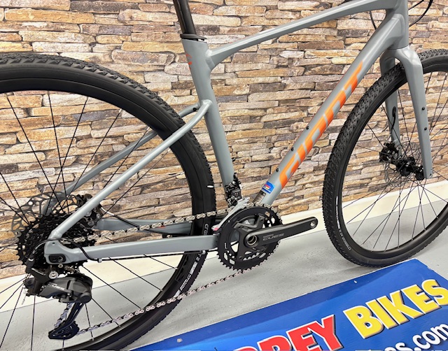 Giant Revolt 2 Gravel Bike