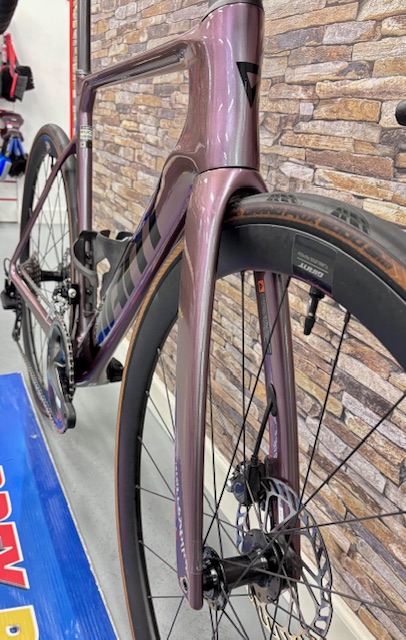 Giant Propel Advanced 1 Carbon Road Bike- Preloved Bike - Image 5