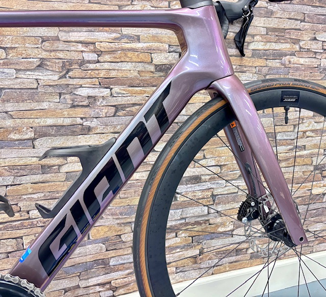 Giant Propel Advanced 1 Carbon Road Bike- Preloved Bike