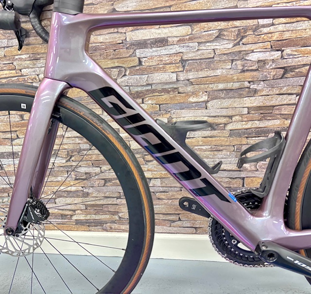 Giant Propel Advanced 1 Carbon Road Bike- Preloved Bike - Image 7