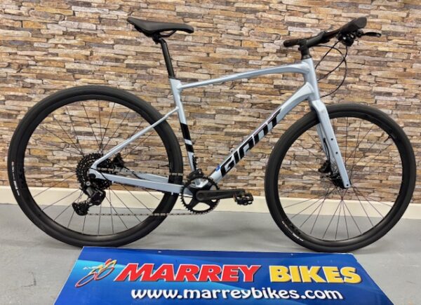 Giant FastRoad AR 2 Hybrid Bike