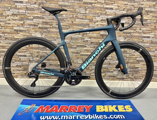 Bianchi Infinito PRO 105 DI2 12SP Road Bike