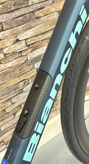 Bianchi Infinito PRO 105 DI2 12SP Road Bike - Image 4