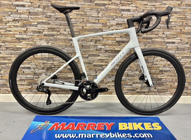 SCOTT Addict 30 Road Bike